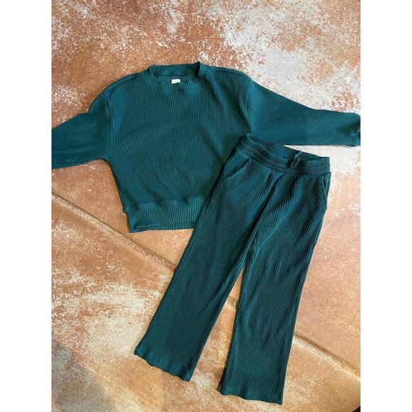 Gap Kids Girls Loungewear Set, Green, Ribbed, Two Piece, Small, 6/7 - Picture 1 of 3